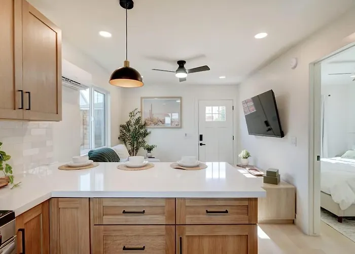 Private Casita Near Banner, Downtown & Airport Phoenix
