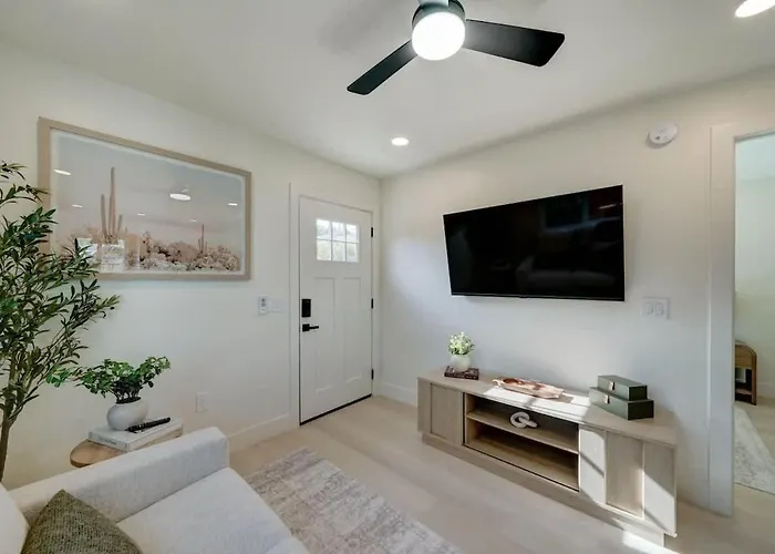 Private Casita Near Banner, Downtown & Airport *
