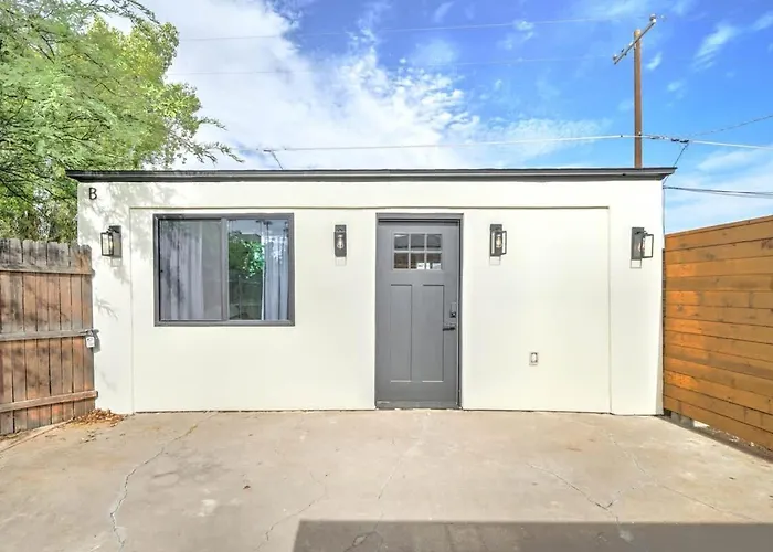 Private Casita Near Banner, Downtown & Airport Holiday home *